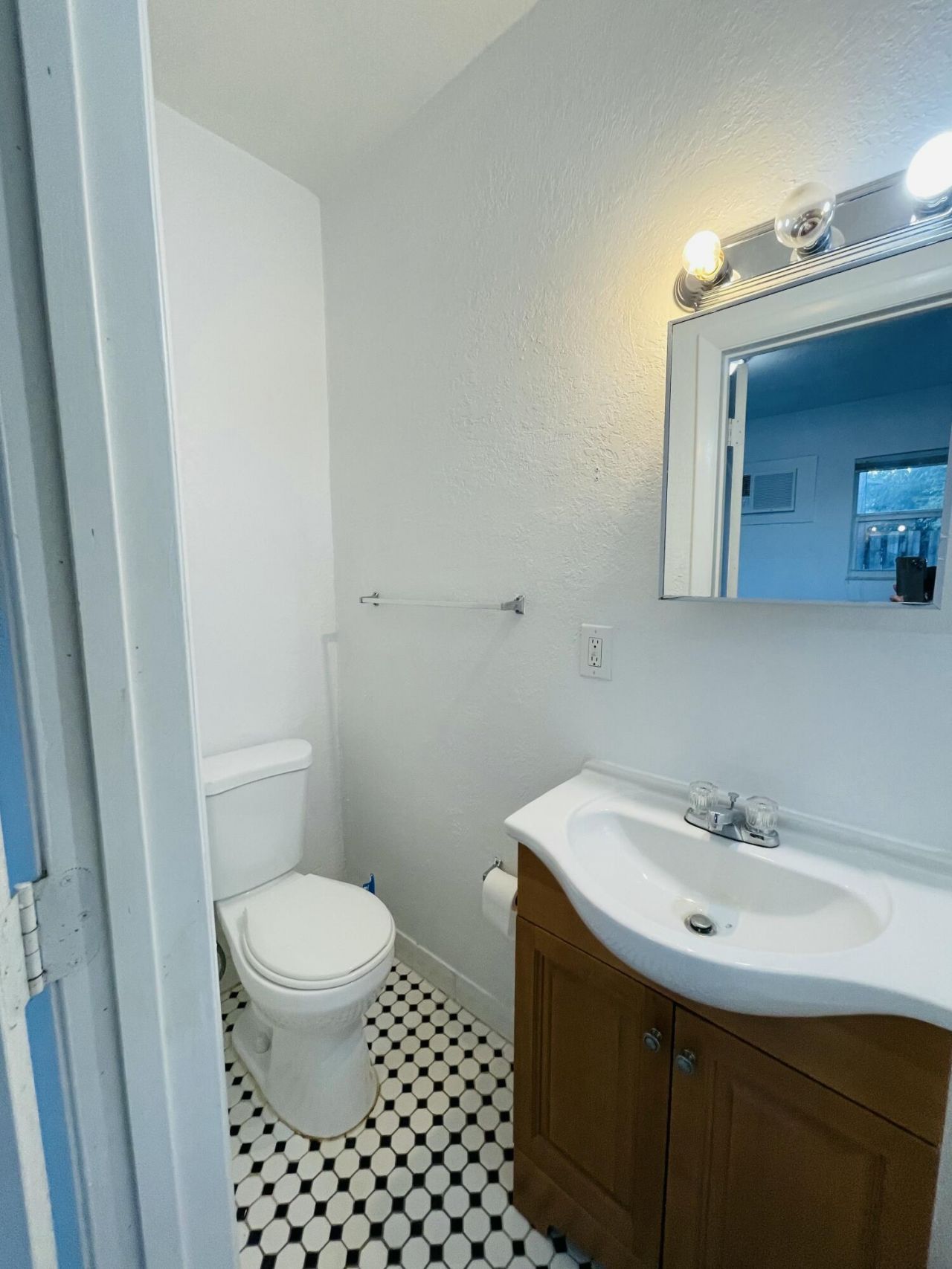 195 Gardenia Street, Unit 4, Tavernier, FL 33070 Photo