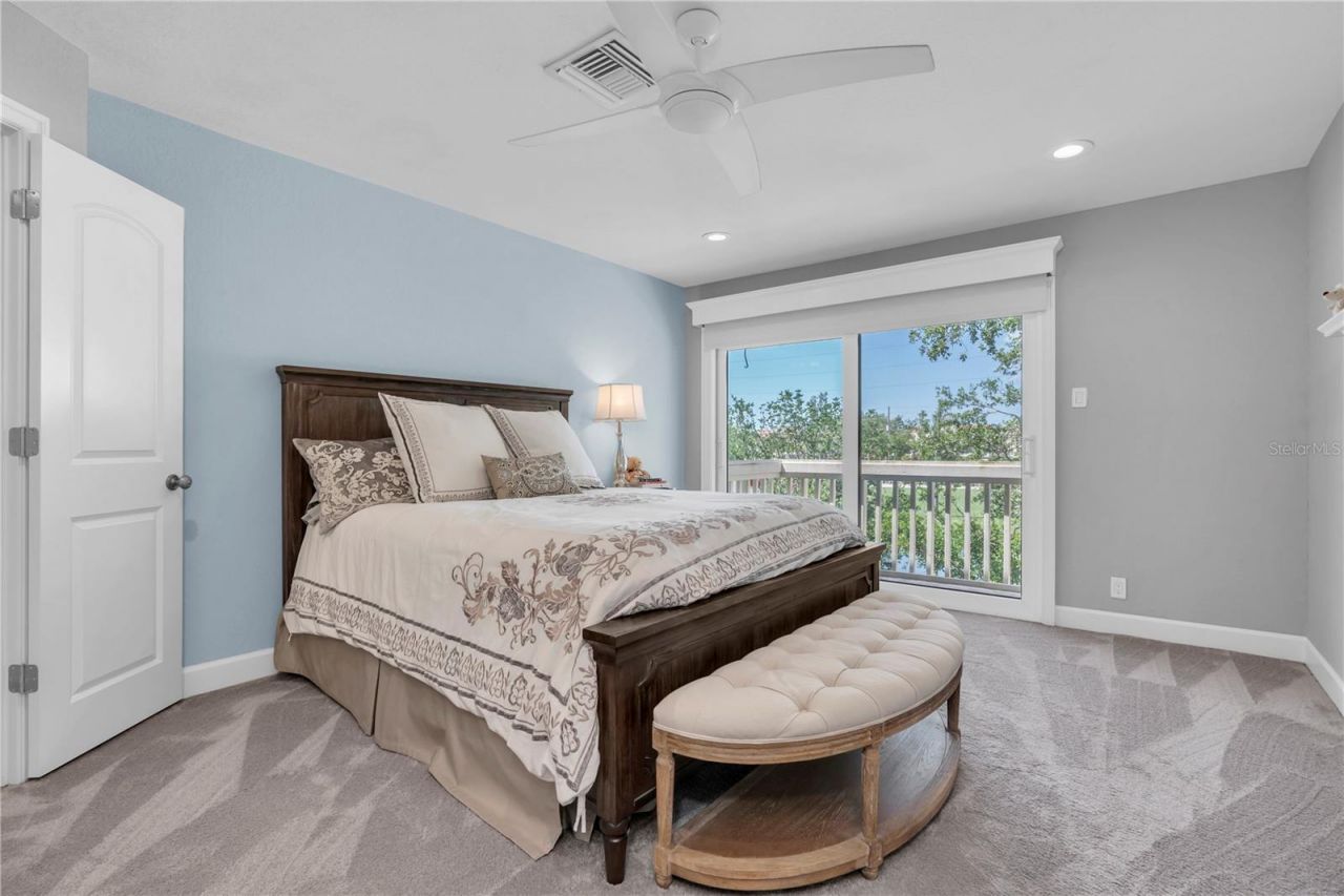 5559 Escondida Boulevard S, Saint Petersburg, FL 33715 Photo