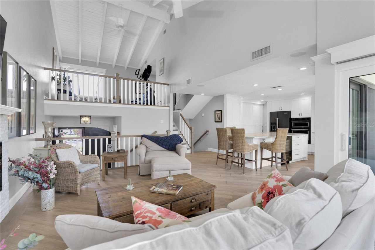 5559 Escondida Boulevard S, Saint Petersburg, FL 33715 Photo