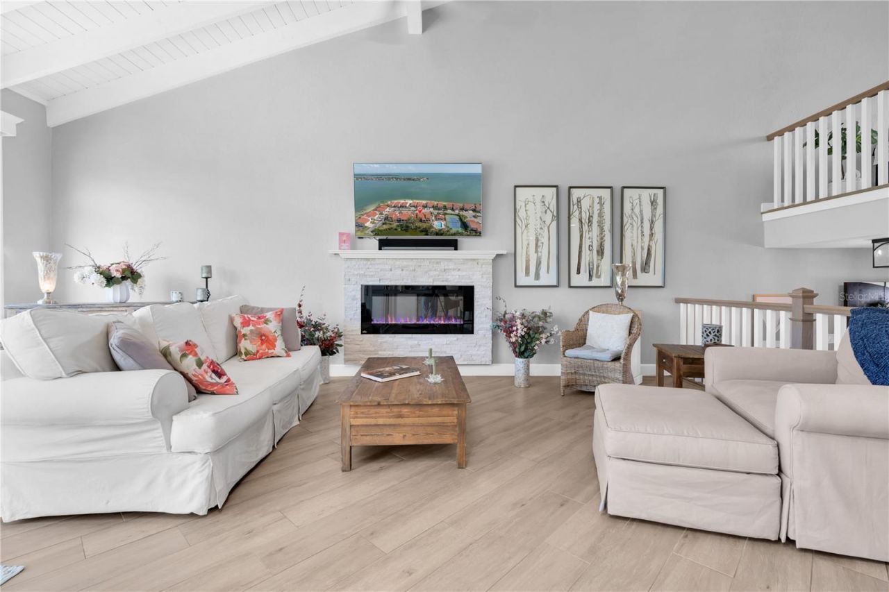 5559 Escondida Boulevard S, Saint Petersburg, FL 33715 Photo