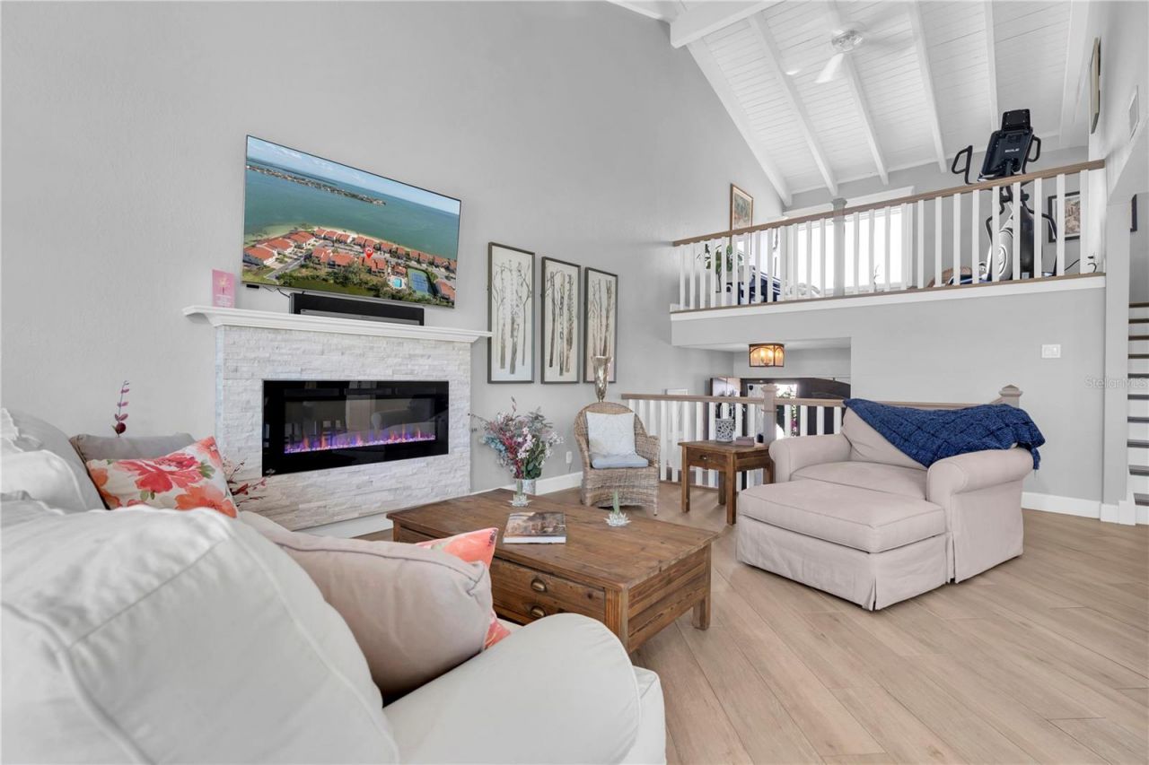 5559 Escondida Boulevard S, Saint Petersburg, FL 33715 Photo