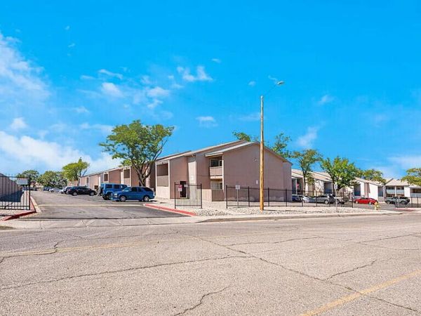 4601 Carlisle Boulevard NE, Unit APT A16, Albuquerque, NM 87109