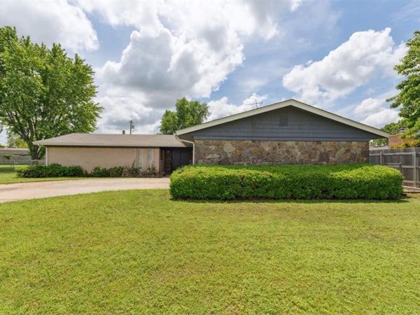 1009 Cherokee Place, Lindsay, OK 73052
