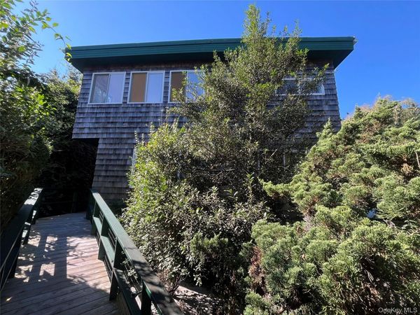 150 Clipper Roadway, Corneille Estates, NY 11770