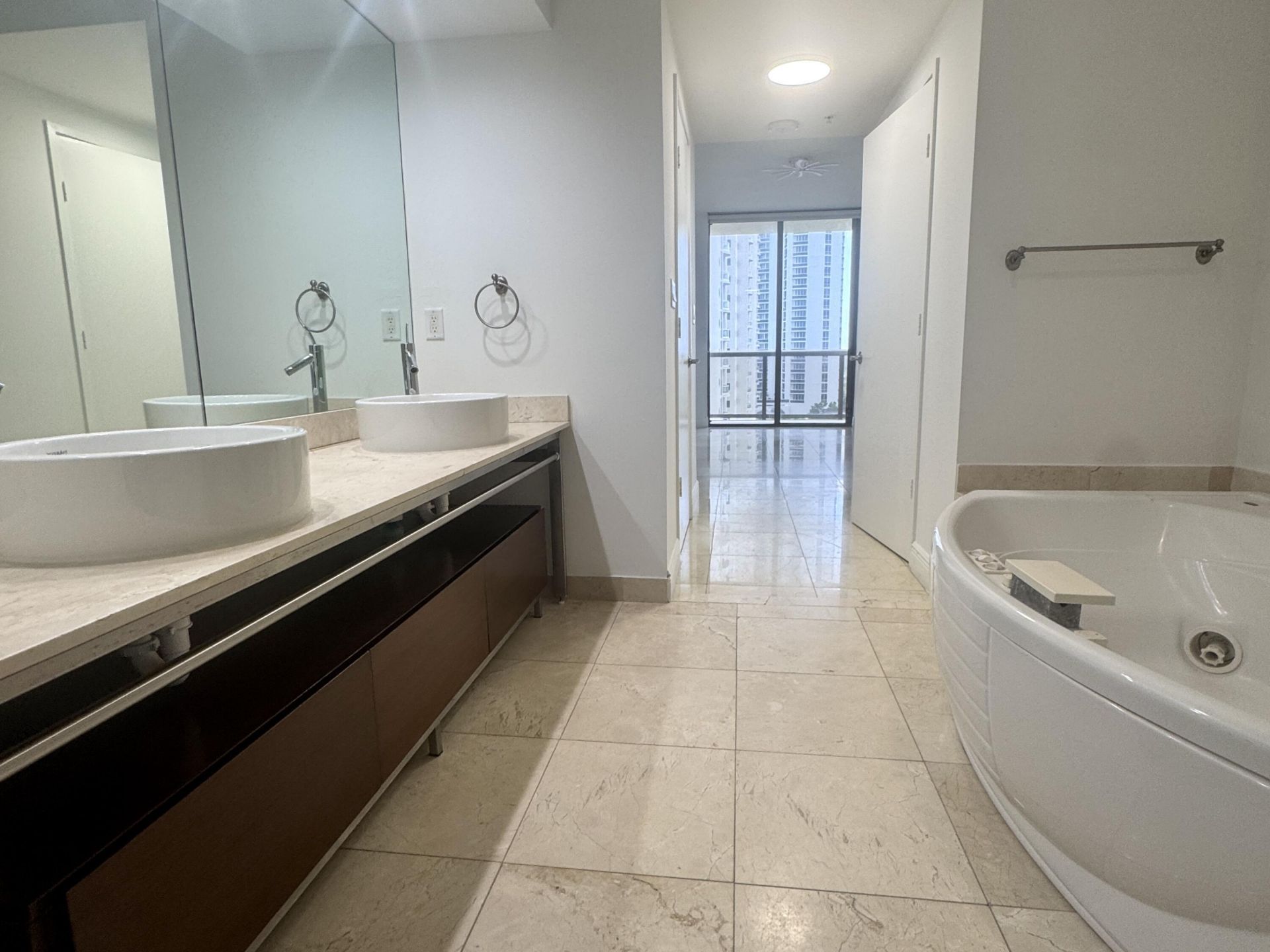 16275 Collins Avenue, Unit 1004, Sunny Isles Beach, FL 33160 Photo