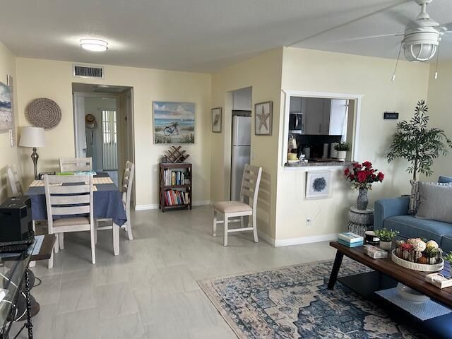 31 Canterbury B, West Palm Beach, FL 33417 Photo