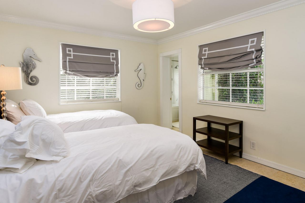 222 Miraflores Drive, Palm Beach, FL 33480 Photo