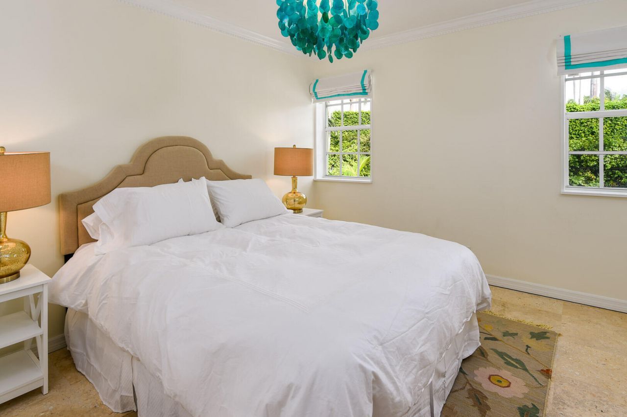 222 Miraflores Drive, Palm Beach, FL 33480 Photo