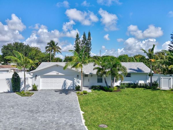 135 SE 28th Court, Boynton Beach, FL 33435
