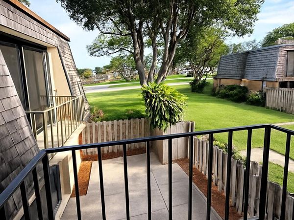 238 Lake Arbor Drive, Palm Springs, FL 33461