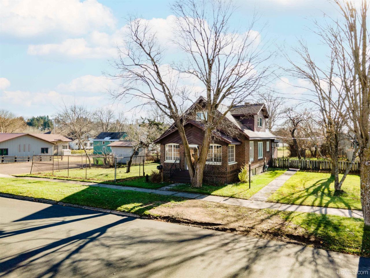 123 W Maple Street, Iron River, MI 49935 Main Photo