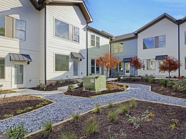 1070 Dill Avenue SW, Unit 201, Atlanta, GA 30310