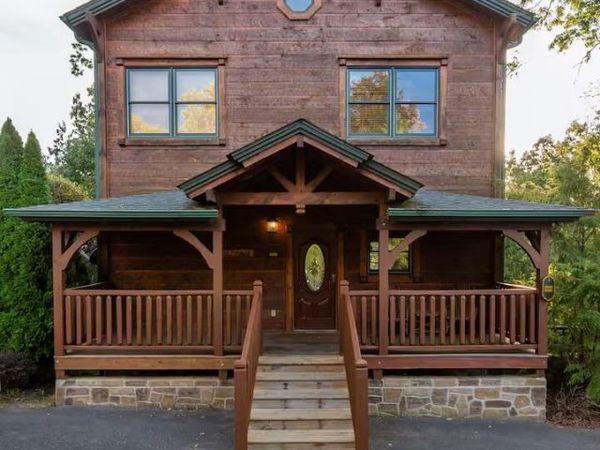 4532 Holly Forest Way, Gatlinburg, TN 37738
