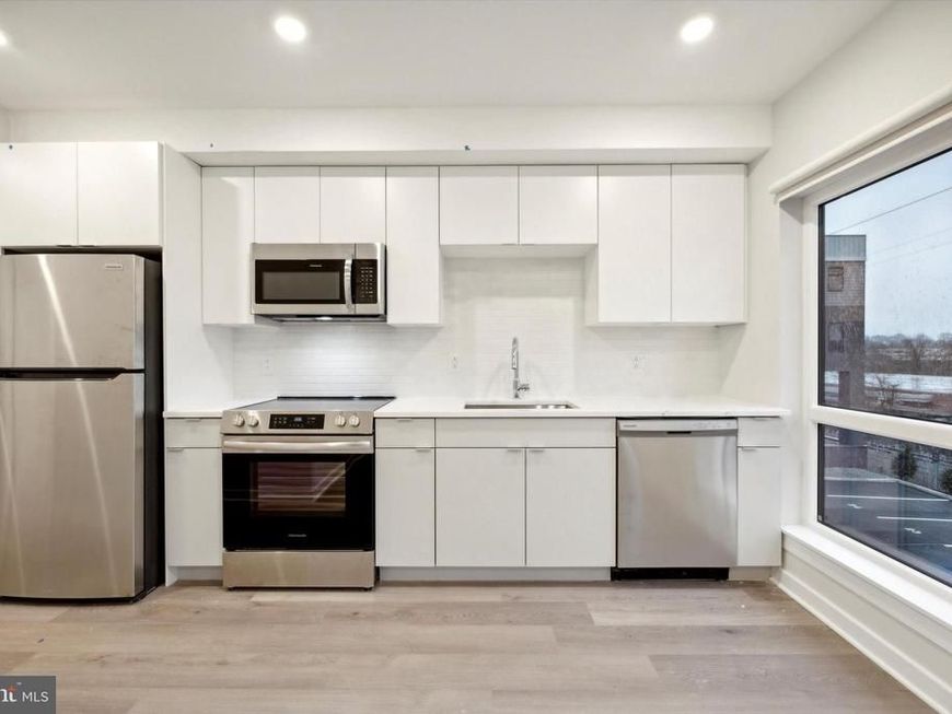 3449 Scotts Lane, Unit A306, Philadelphia, PA 19129 Main Photo