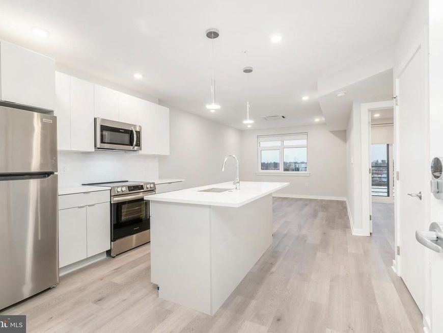 3449 Scotts Lane, Unit B414, Philadelphia, PA 19129 Main Photo