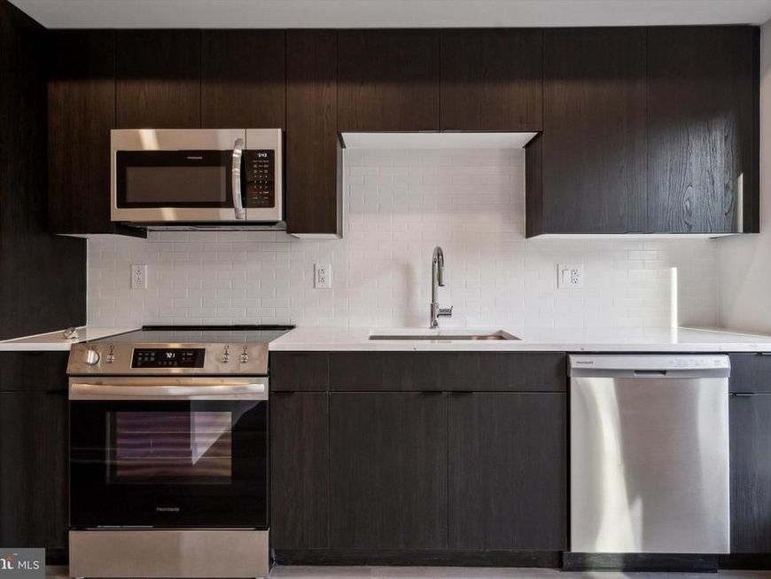 3449 Scotts Lane, Unit A406, Philadelphia, PA 19129 Main Photo