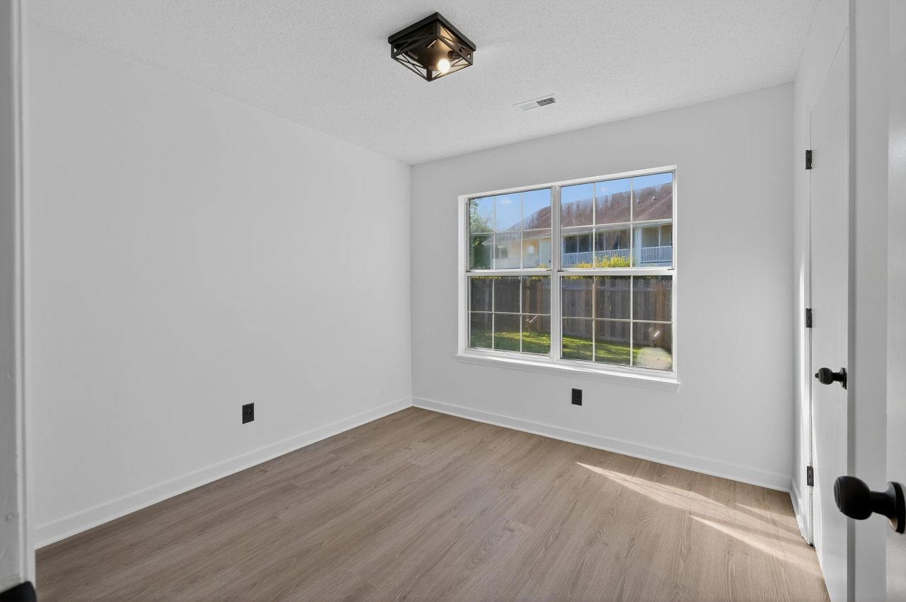 5109 Westview St Street Photo 13