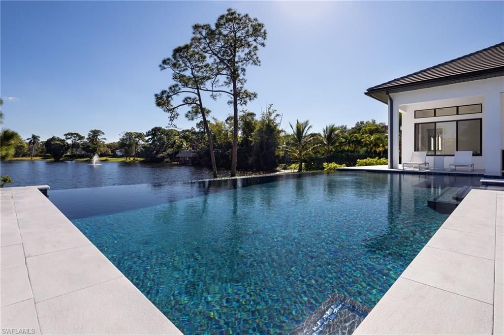 6590 Trail Blvd, Naples, FL 34108 Photo