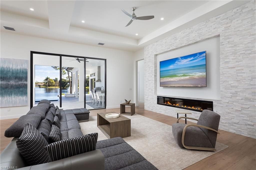 6590 Trail Blvd, Naples, FL 34108 Photo