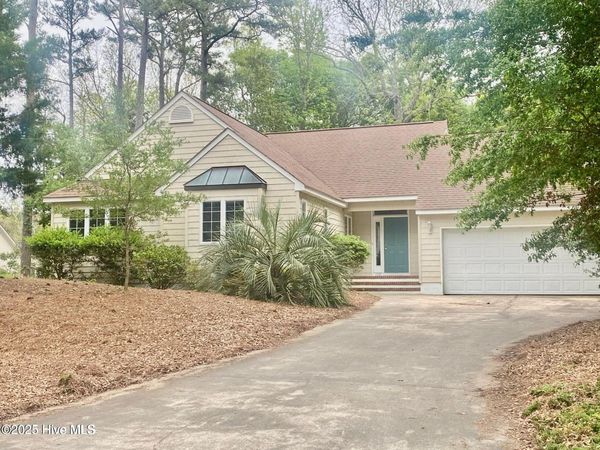 102 Chestnut Court, Pine Knoll Shores, NC 28512