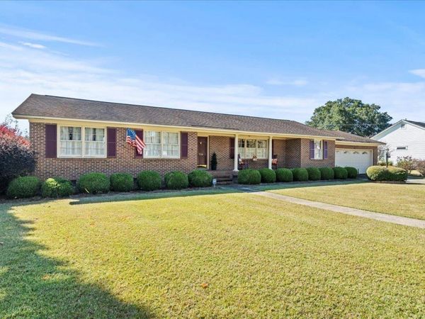 706 Lipscomb Ave., Marion, SC 29571