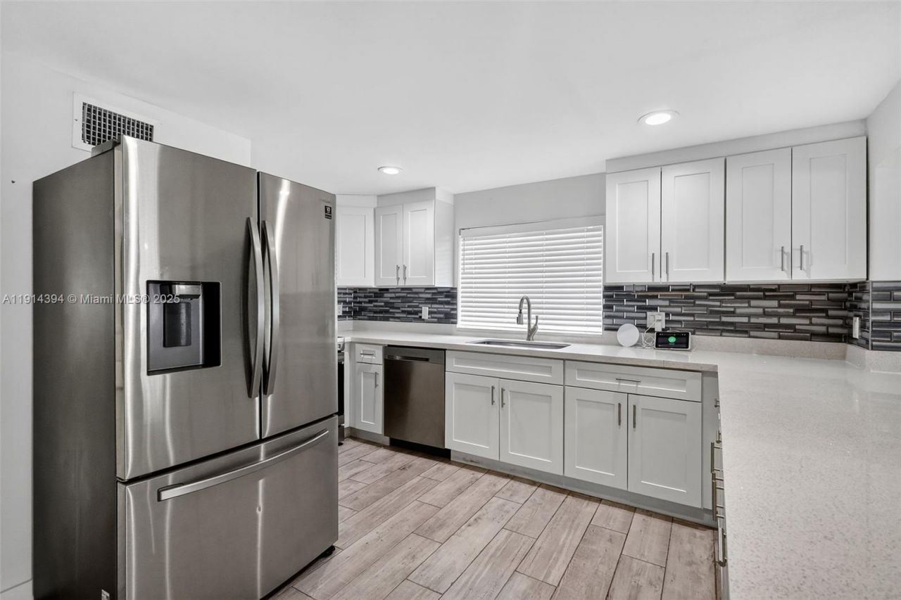 14055 NW 5th Pl, North Miami, FL 33168 Photo