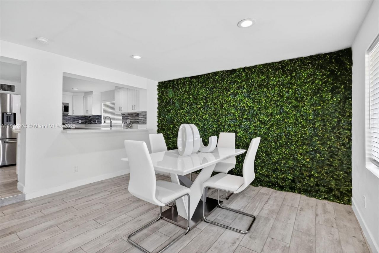 14055 NW 5th Pl, North Miami, FL 33168 Photo