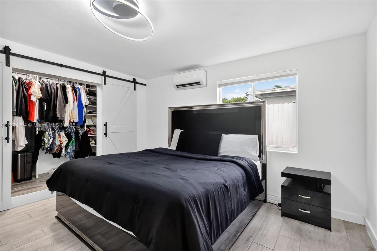 14055 NW 5th Pl, North Miami, FL 33168 Photo