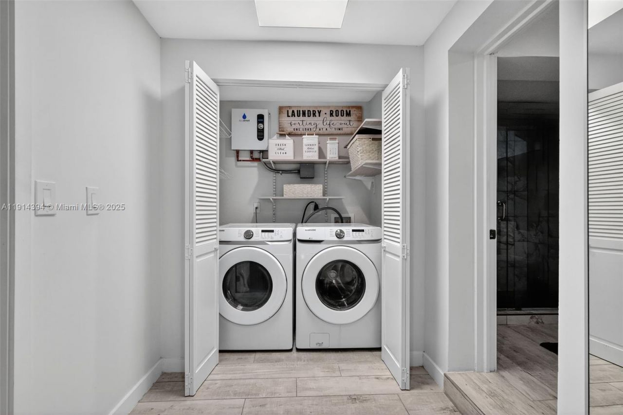 14055 NW 5th Pl, North Miami, FL 33168 Photo