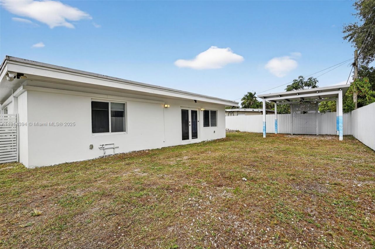 14055 NW 5th Pl, North Miami, FL 33168 Photo