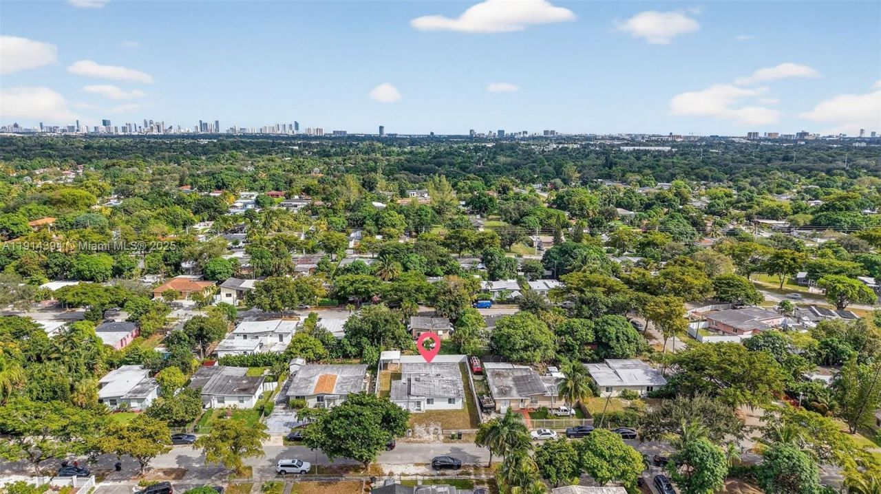 14055 NW 5th Pl, North Miami, FL 33168 Photo