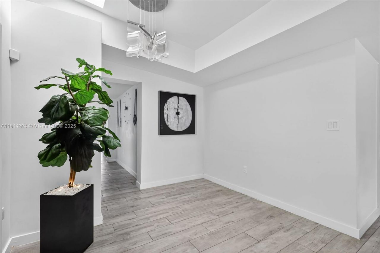 14055 NW 5th Pl, North Miami, FL 33168 Photo