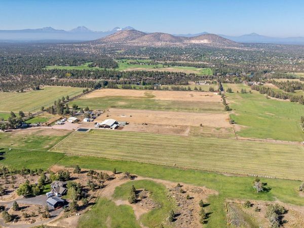 5755 SW Obsidian Avenue, Redmond, OR 97756