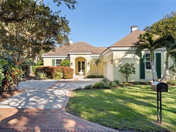 201 Sundial Court, Vero Beach, FL 32963