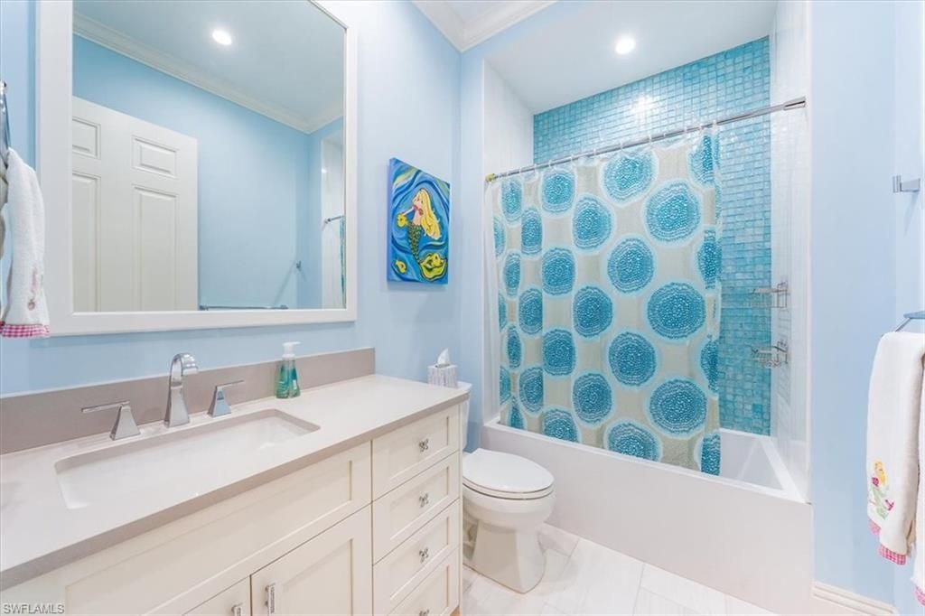 7128 Lemuria Cir, Unit 702, Naples, FL 34109 Photo