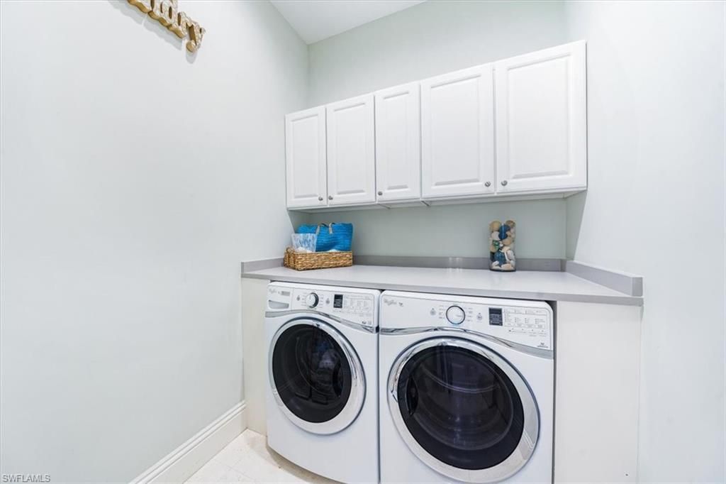 7128 Lemuria Cir, Unit 702, Naples, FL 34109 Photo