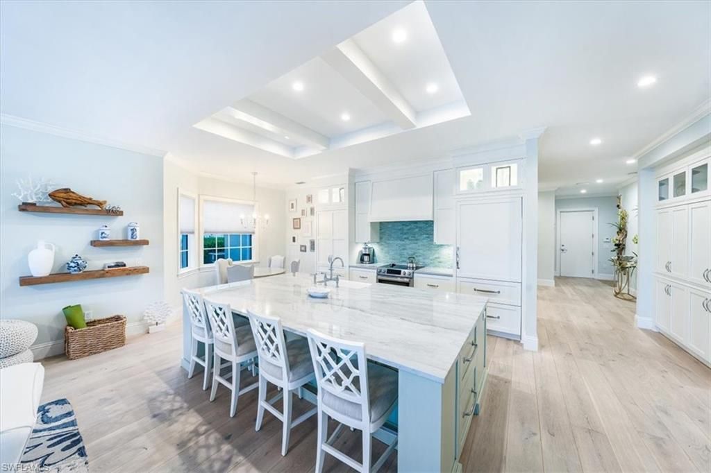 7128 Lemuria Cir, Unit 702, Naples, FL 34109 Photo