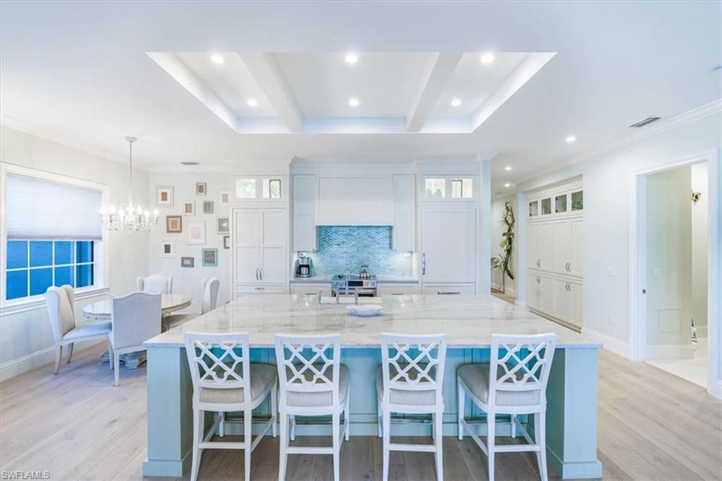 7128 Lemuria Cir, Unit 702, Naples, FL 34109 Photo