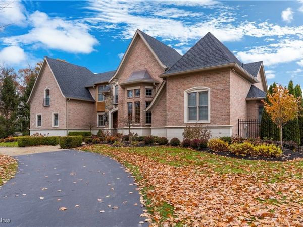 1030 Torrey Pines Street NE, Warren, OH 44484