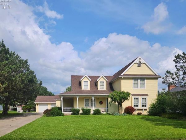 210 S Gordon Drive, Oak Harbor, OH 43449