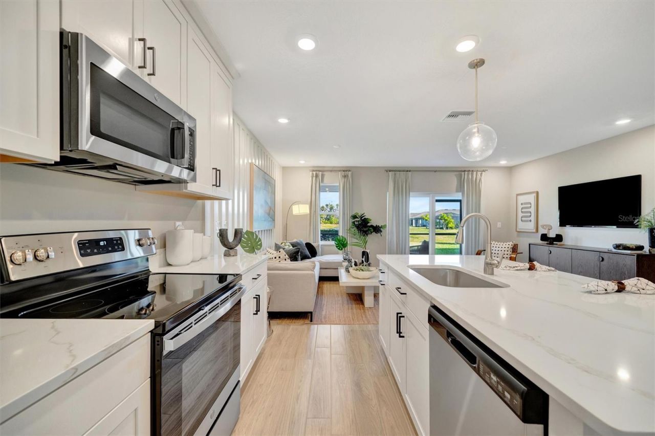 5434 Tripoli Drive, Palmetto, FL 34221 Photo