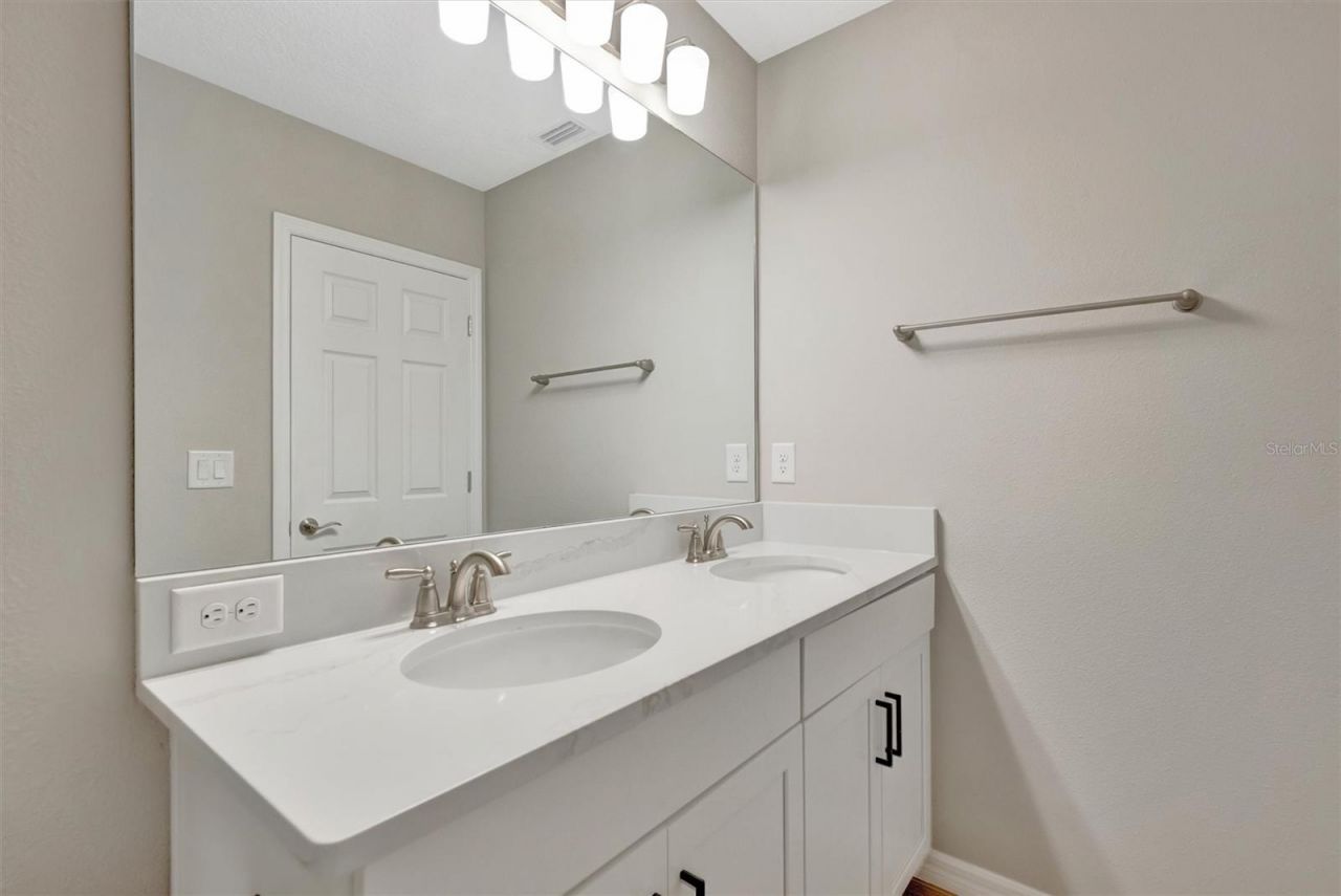 5434 Tripoli Drive, Palmetto, FL 34221 Photo