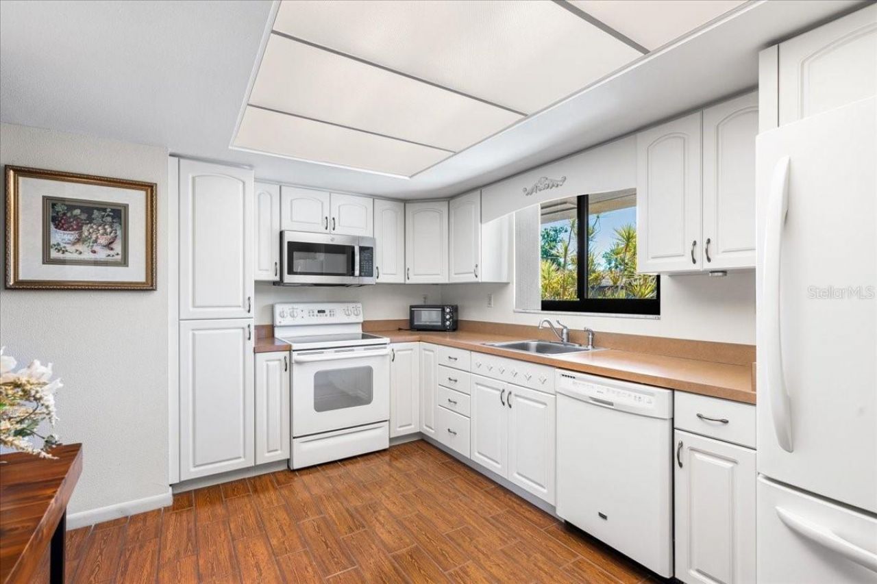 875 S Village Drive N, Unit 204, Saint Petersburg, FL 33716 Photo