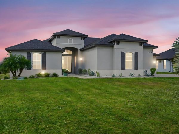 5218 LAKE VENICE DRIVE, WIMAUMA, FL 33598