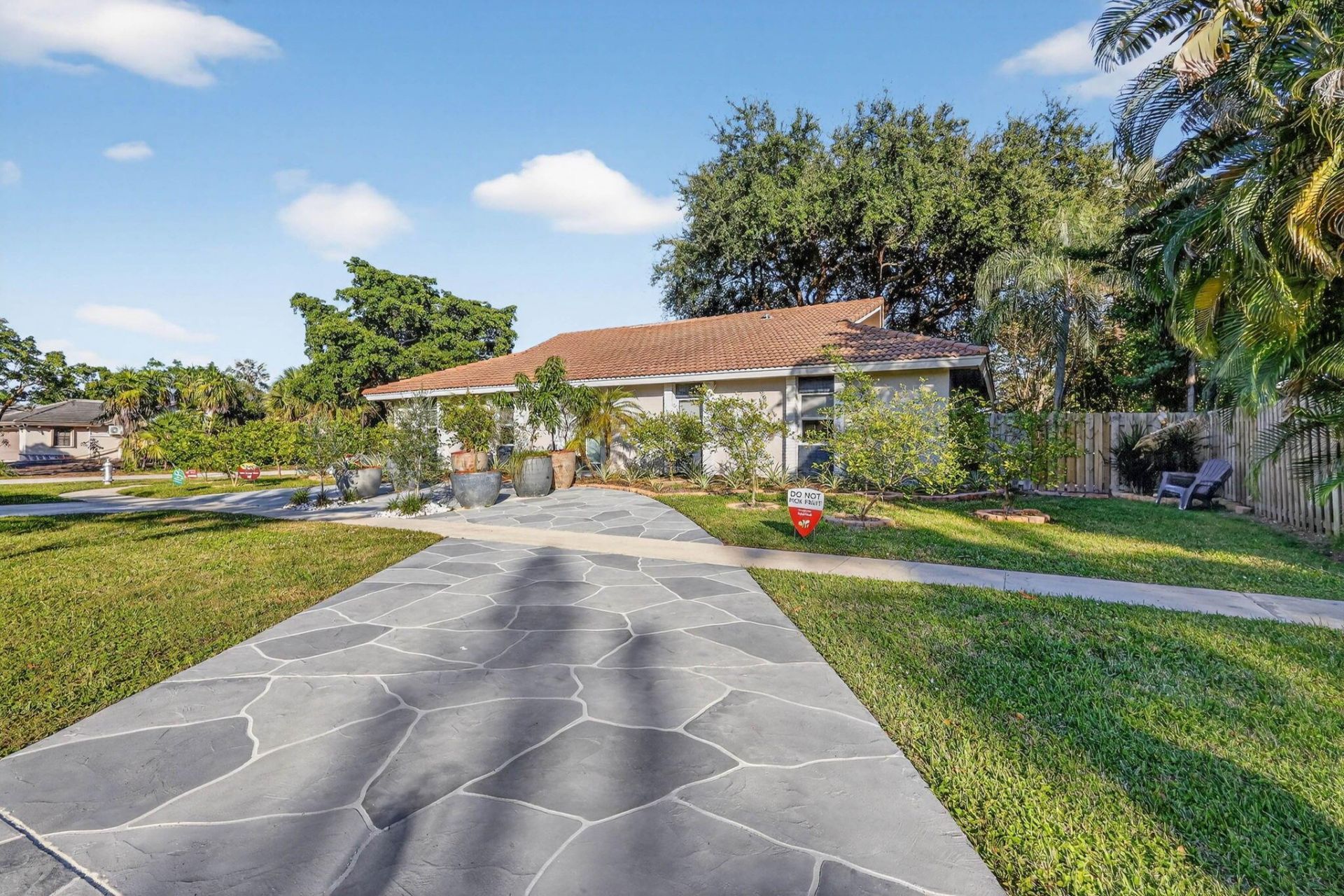 7598 W Country Club Boulevard, Boca Raton, FL 33487 Photo