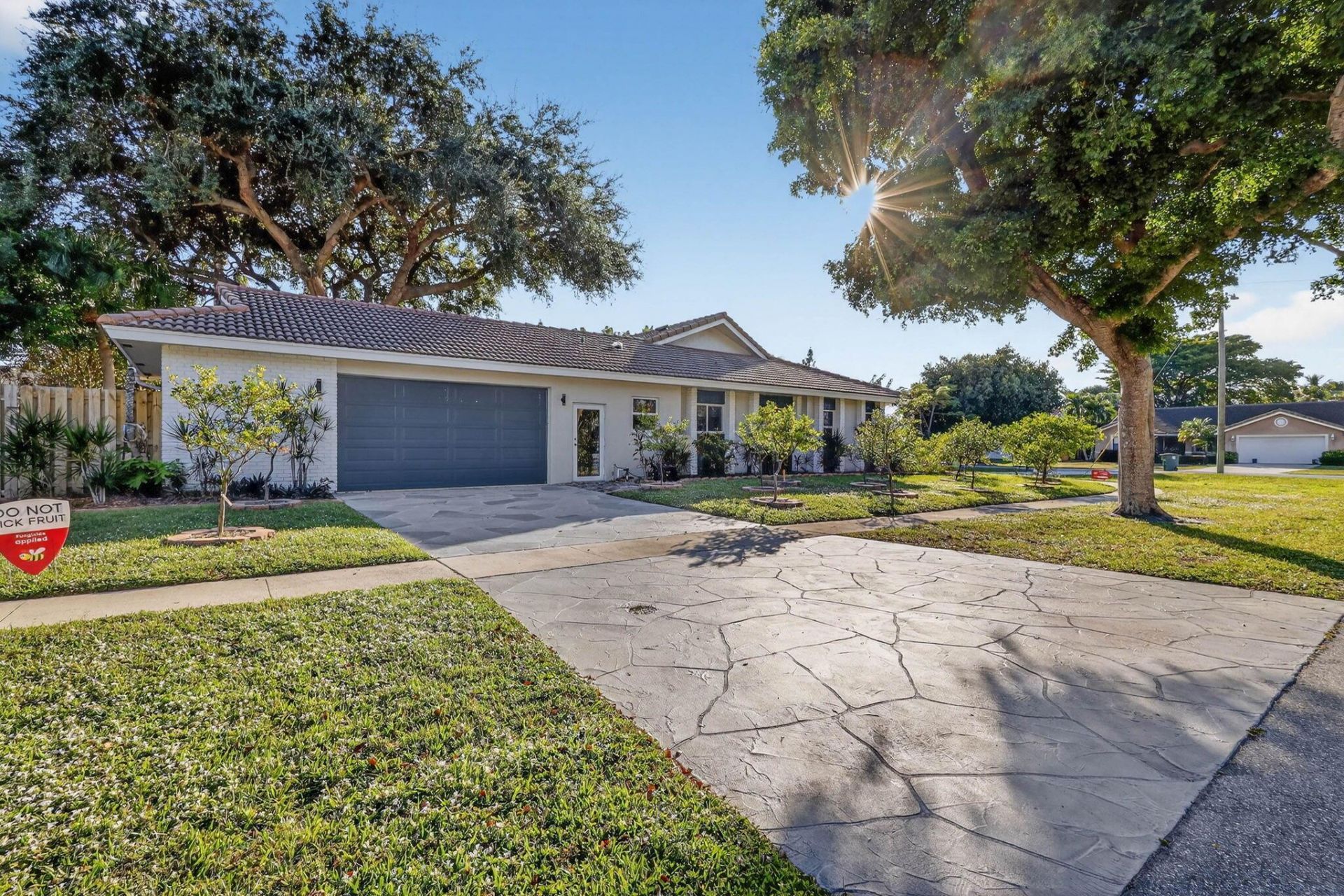 7598 W Country Club Boulevard, Boca Raton, FL 33487 Photo