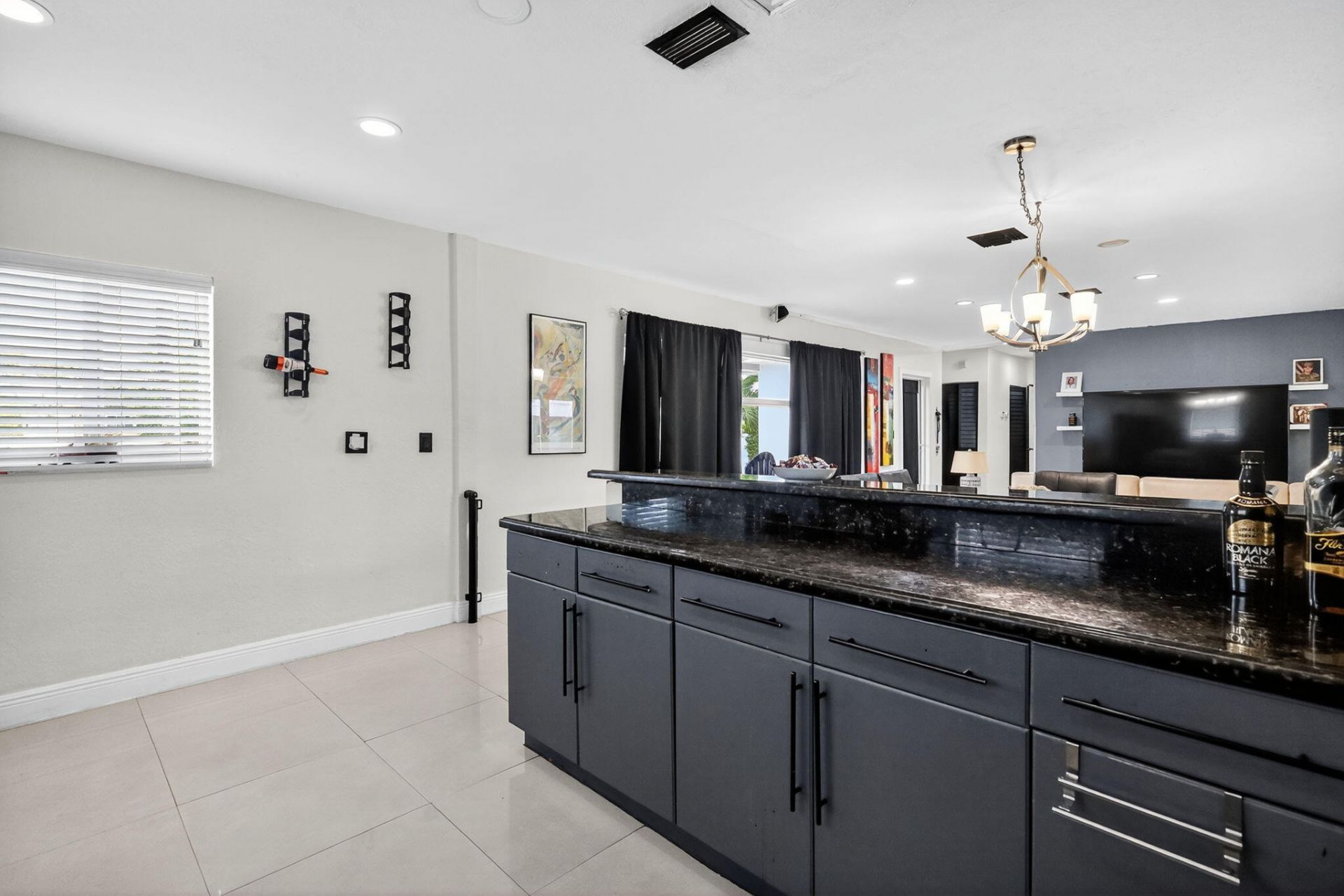 6120 NW 110th Terrace, Hialeah, FL 33012 Photo