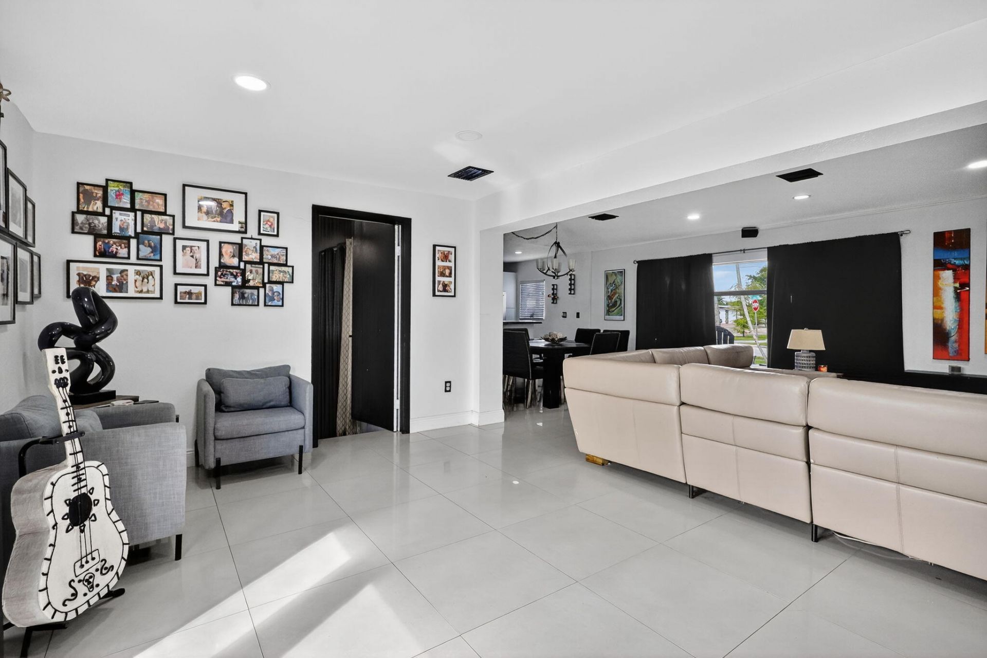 6120 NW 110th Terrace, Hialeah, FL 33012 Photo