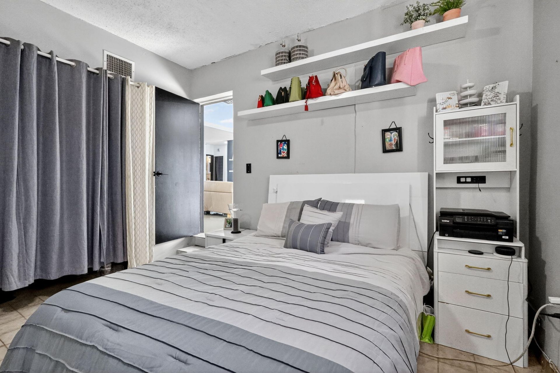 6120 NW 110th Terrace, Hialeah, FL 33012 Photo