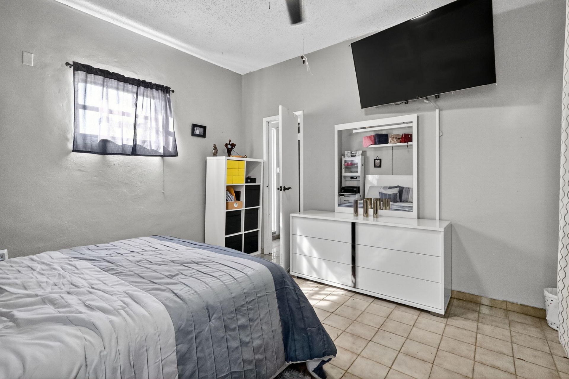 6120 NW 110th Terrace, Hialeah, FL 33012 Photo